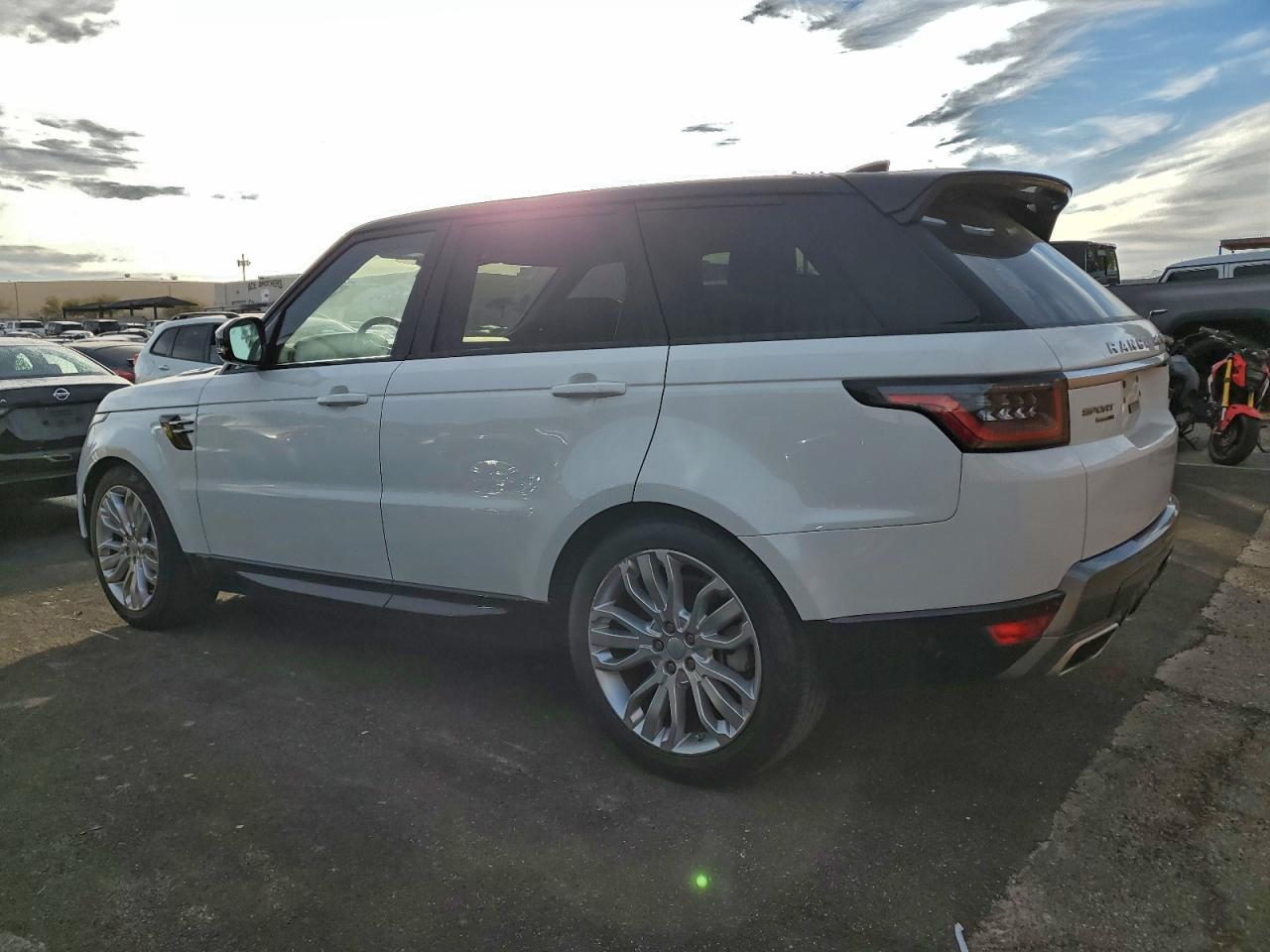 2018 LAND ROVER RANGE ROVER SPORT HSE photo 2