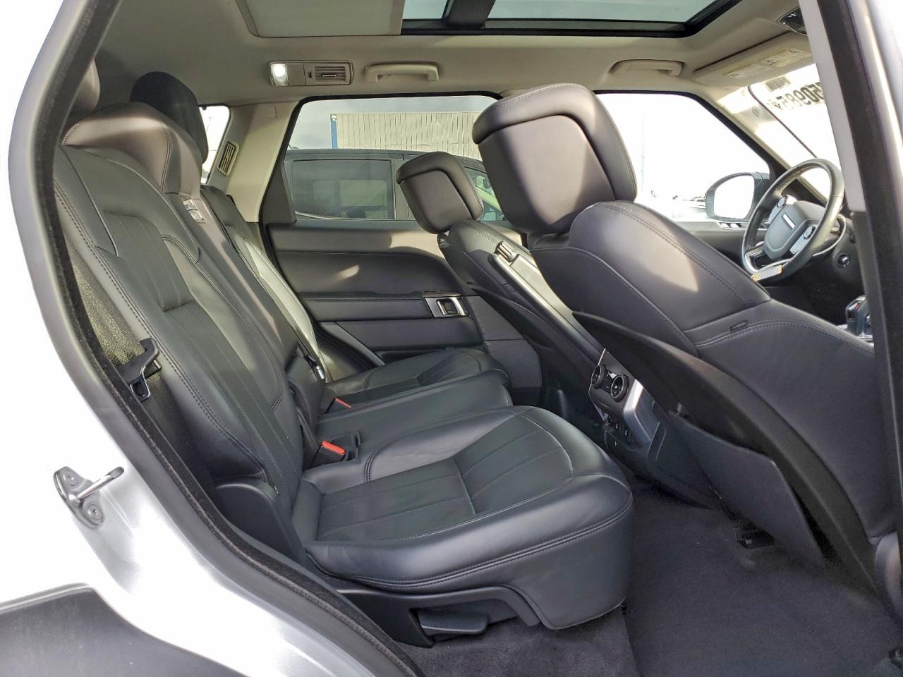 2018 LAND ROVER RANGE ROVER SPORT HSE photo 10