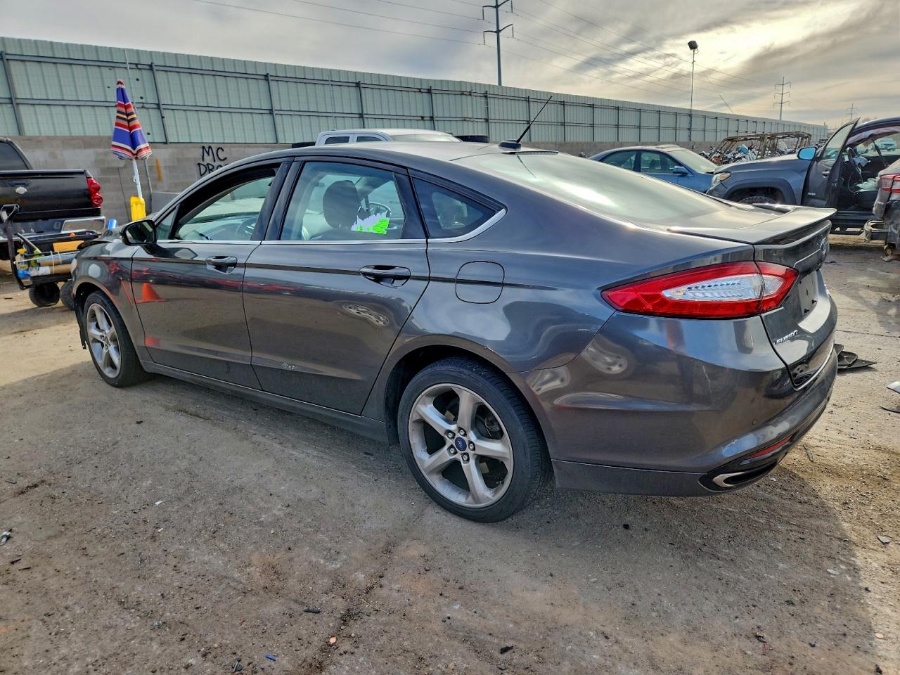2016 FORD FUSION SE photo 2