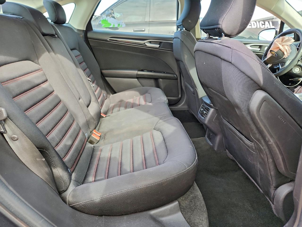 2016 FORD FUSION SE photo 10