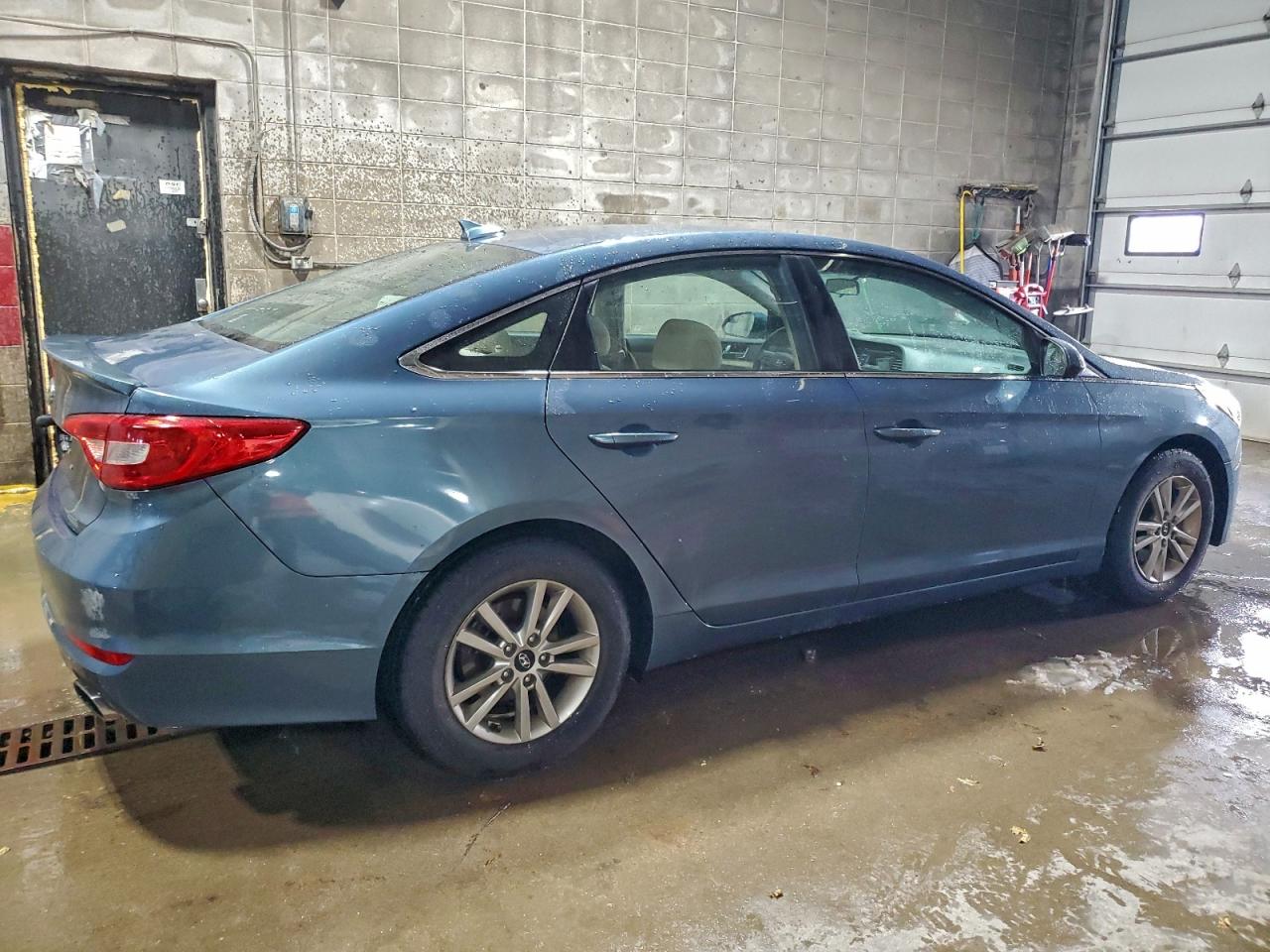 2015 HYUNDAI SONATA SE photo 3