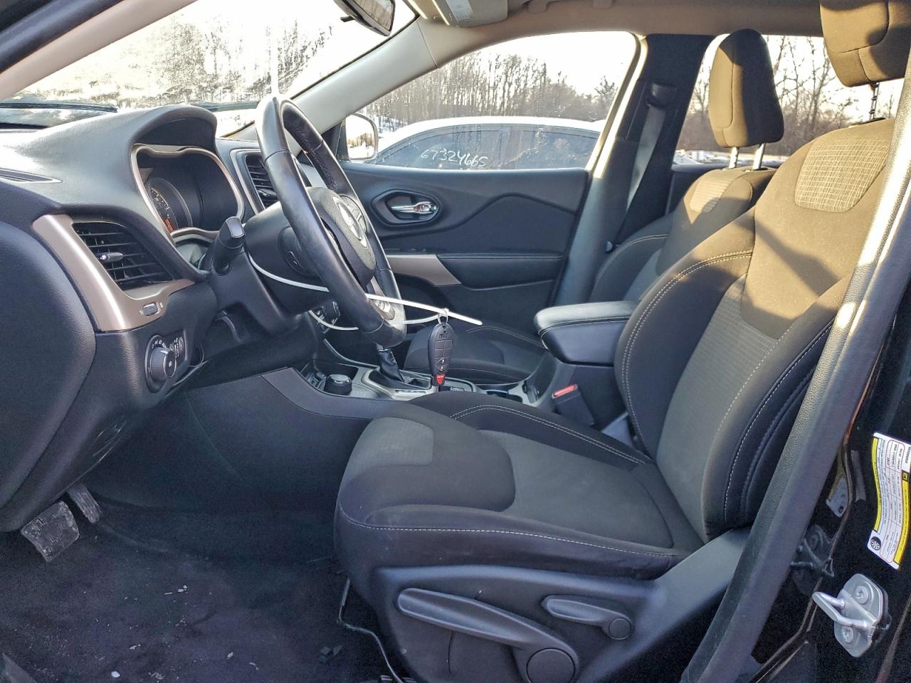 2017 JEEP CHEROKEE LATITUDE photo 7