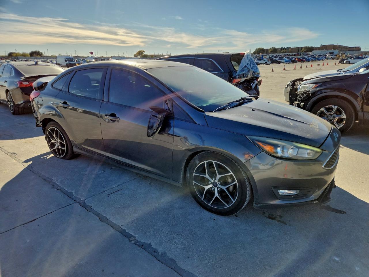 2017 FORD FOCUS SEL photo 4