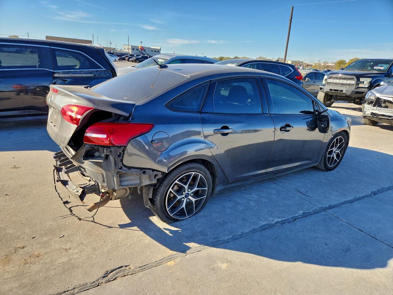 2017 FORD FOCUS SEL photo 3