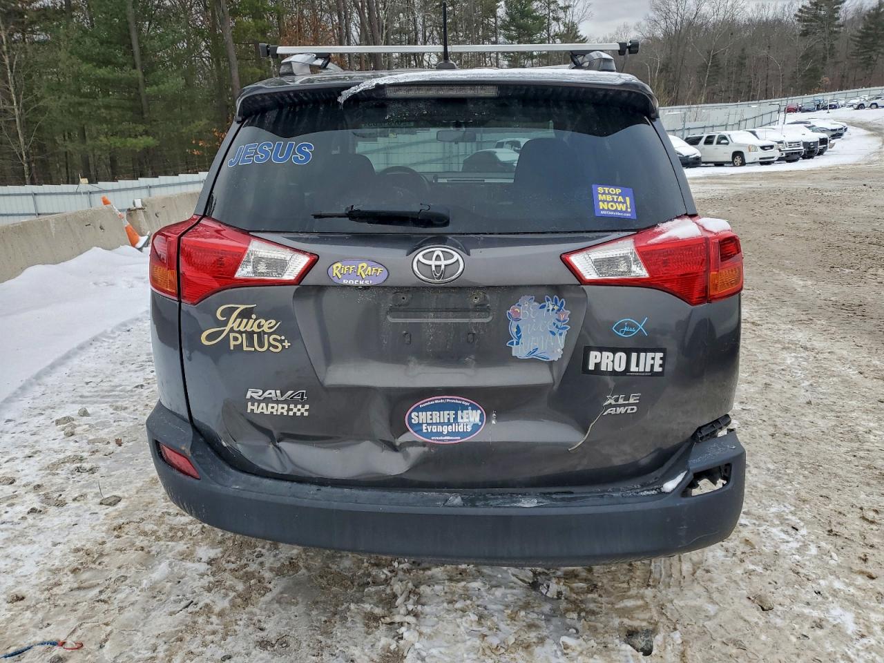 2015 TOYOTA RAV4 XLE photo 6