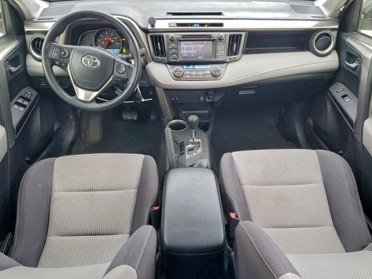 2015 TOYOTA RAV4 XLE photo 8
