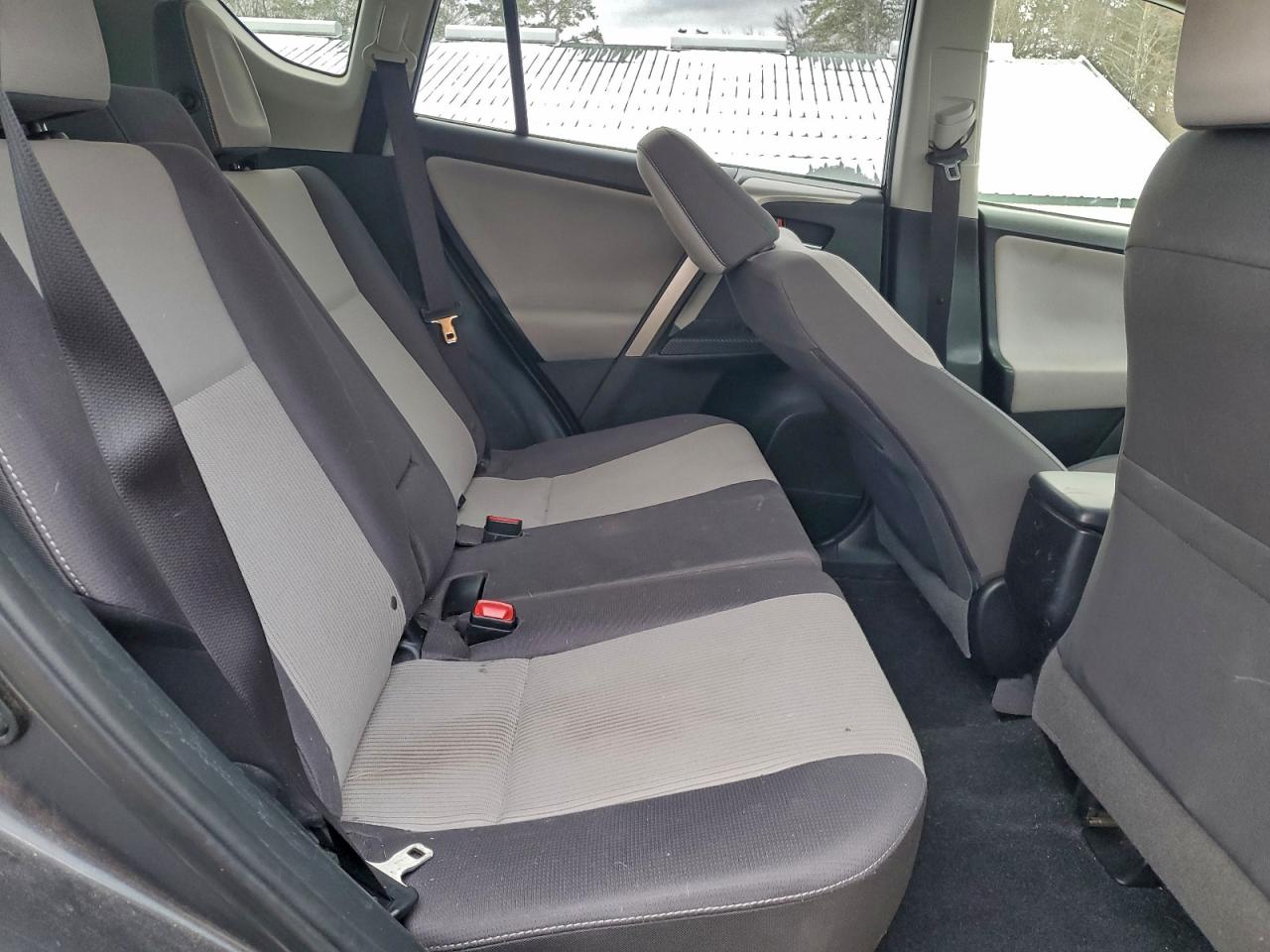 2015 TOYOTA RAV4 XLE photo 11