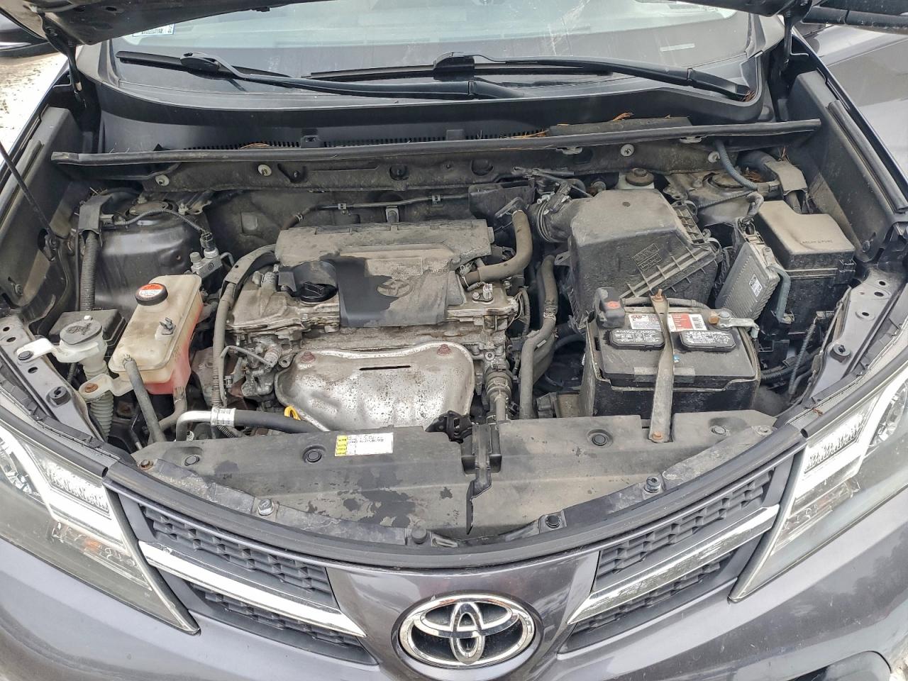 2015 TOYOTA RAV4 XLE photo 12