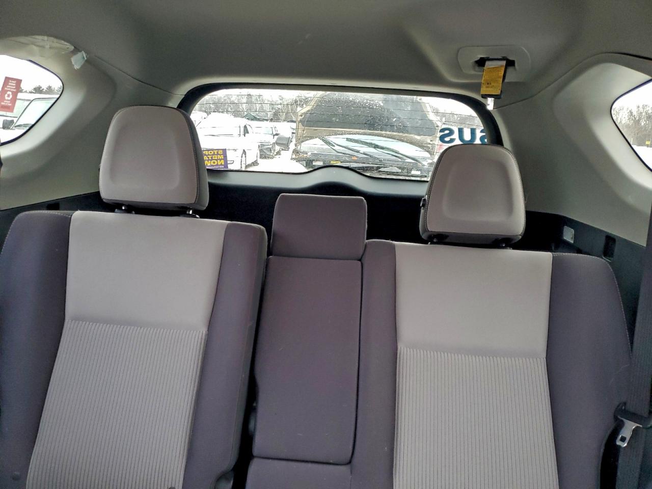 2015 TOYOTA RAV4 XLE photo 10