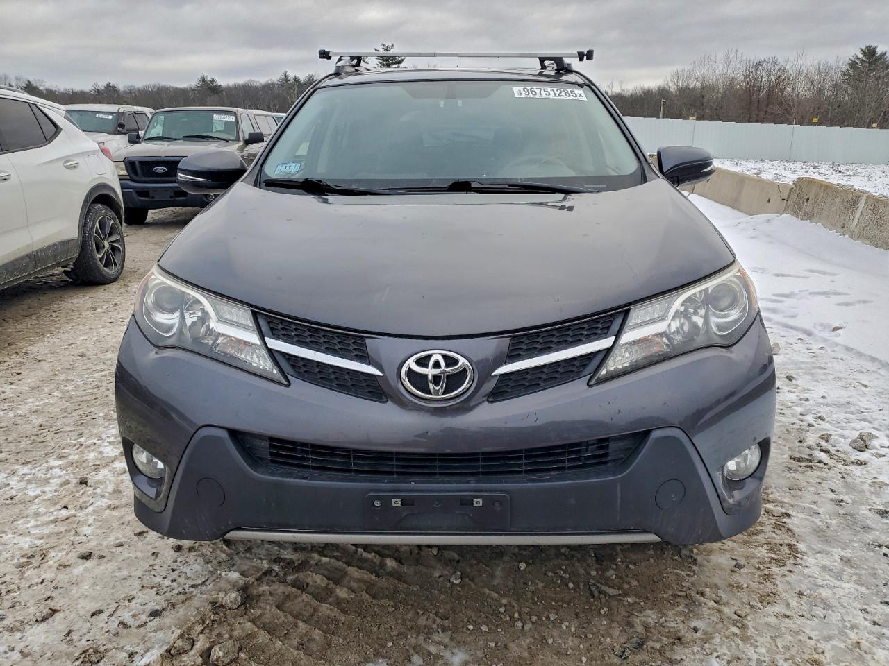 2015 TOYOTA RAV4 XLE photo 5