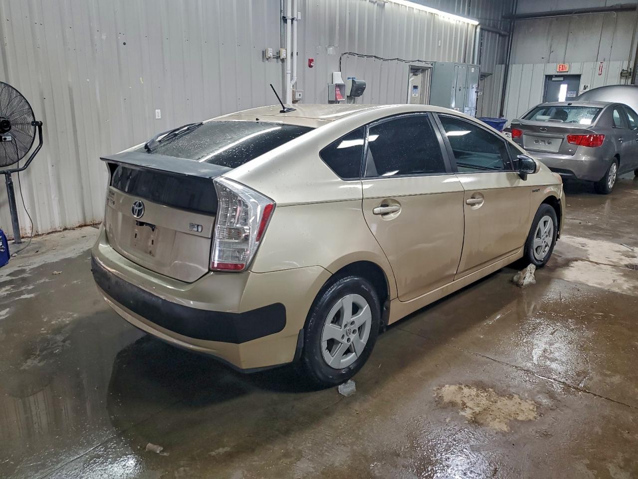 2011 TOYOTA PRIUS photo 3