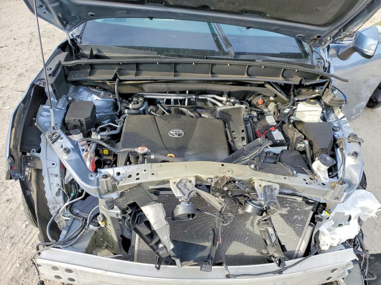 2022 TOYOTA HIGHLANDER XLE photo 12