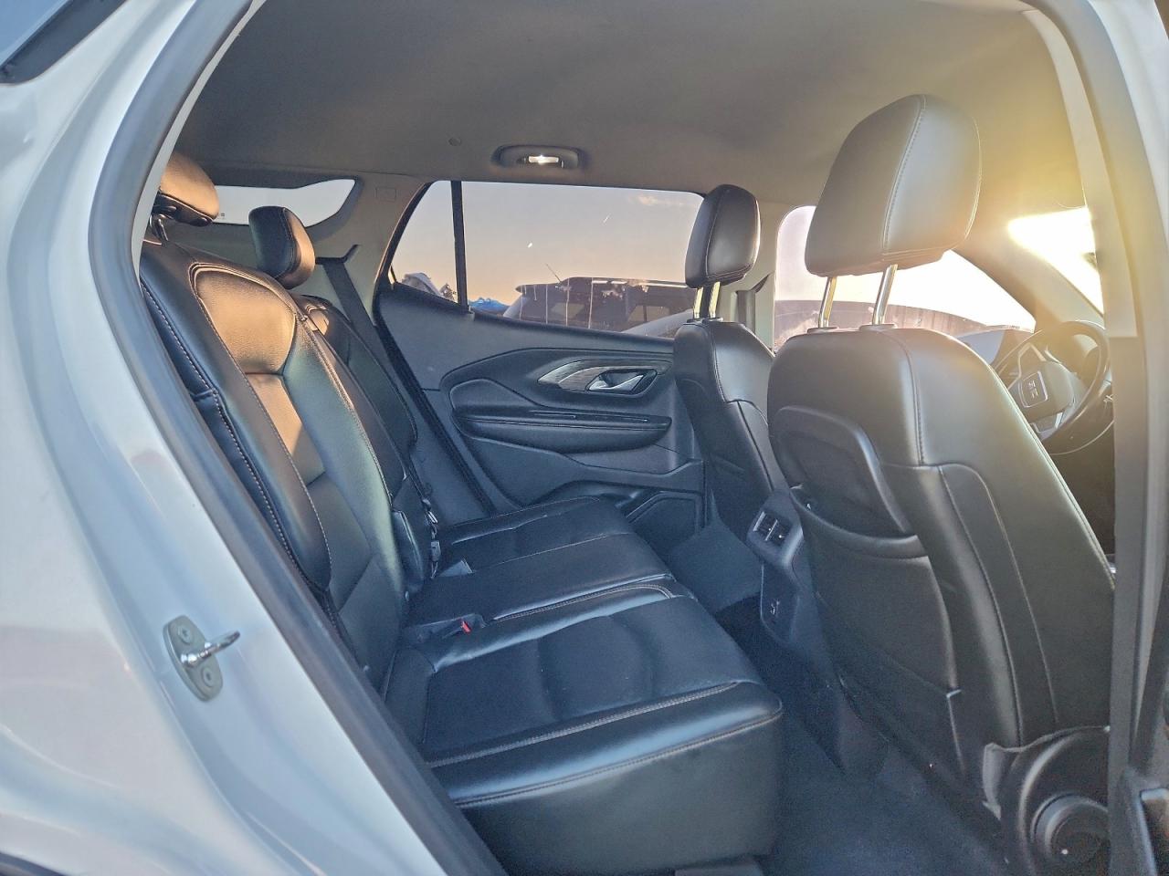 2020 GMC TERRAIN SLT photo 10
