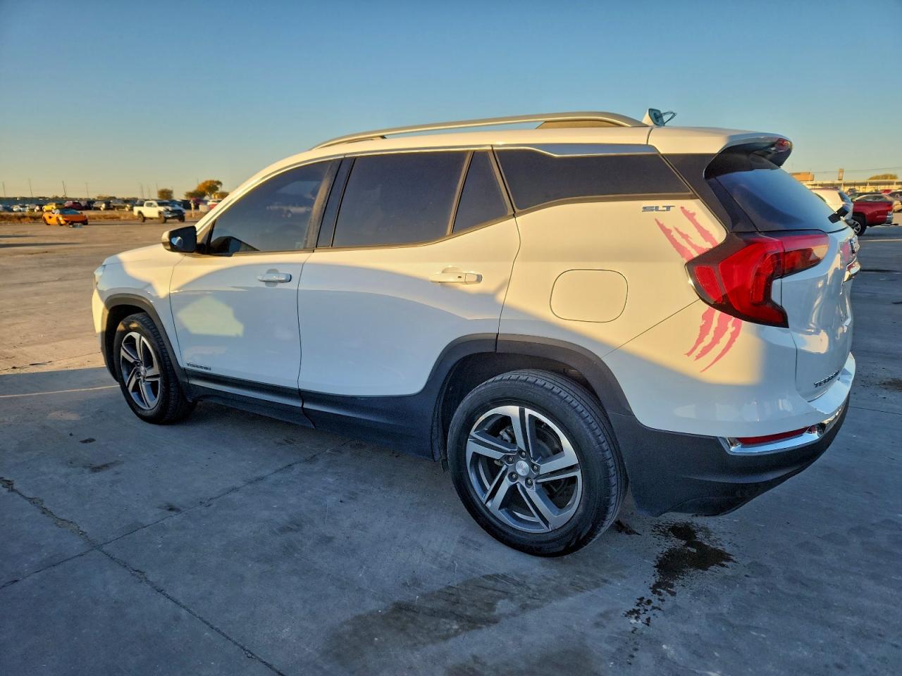 2020 GMC TERRAIN SLT photo 2