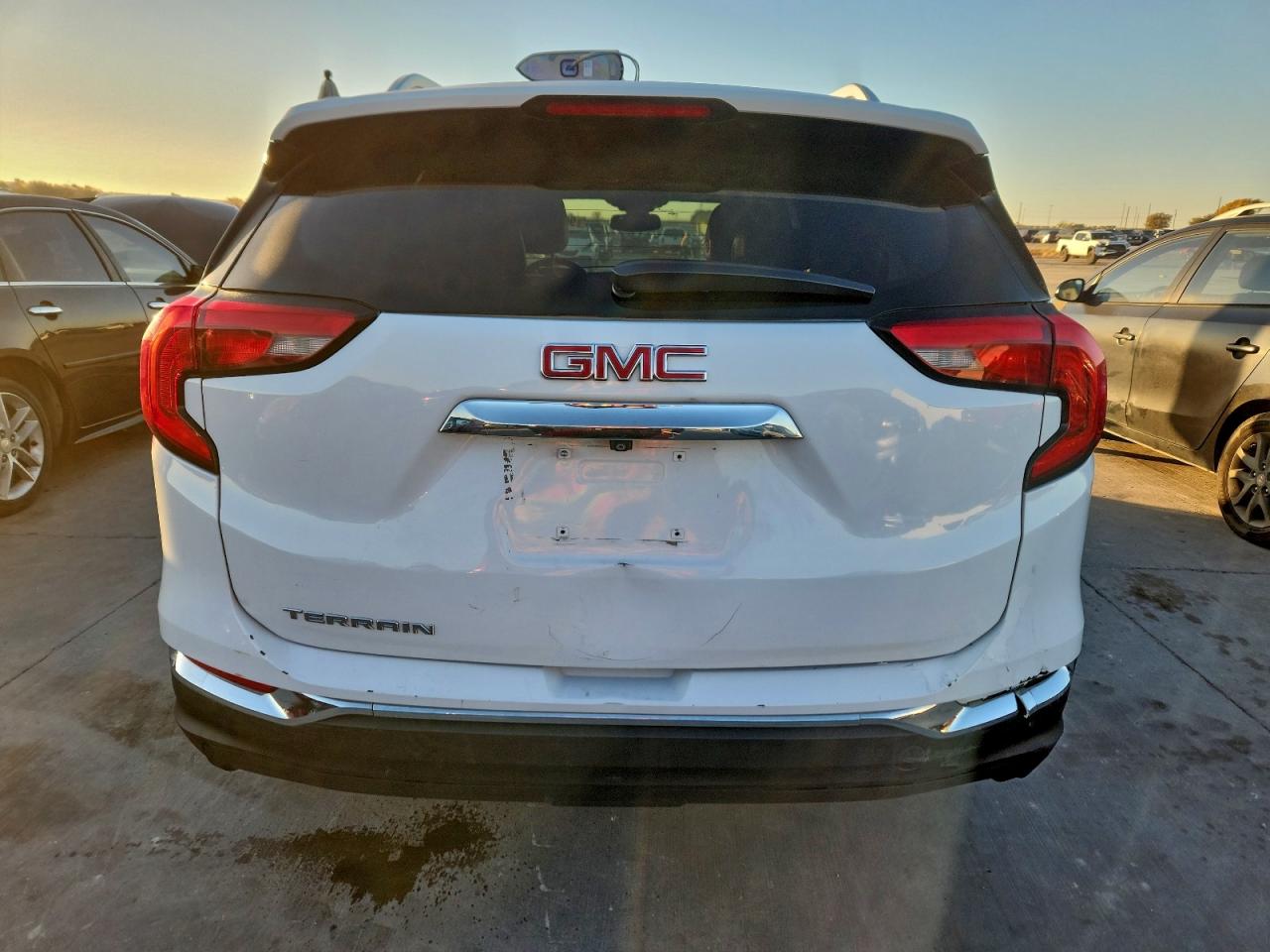2020 GMC TERRAIN SLT photo 6