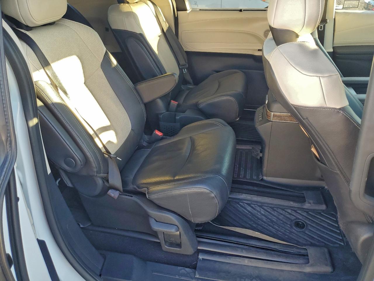 2025 TOYOTA SIENNA LIMITED photo 11