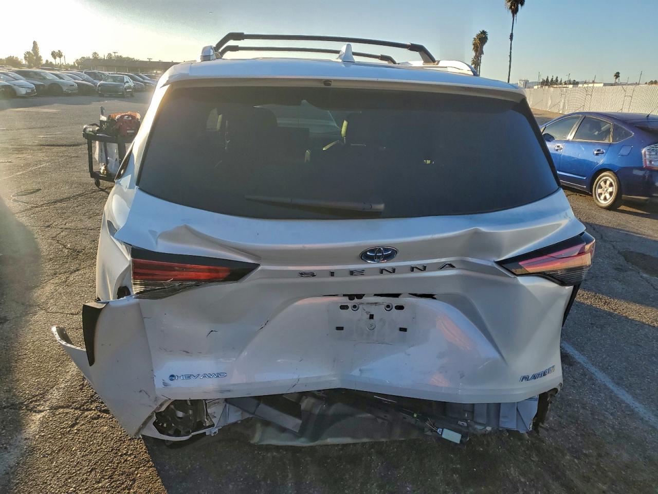 2025 TOYOTA SIENNA LIMITED photo 6