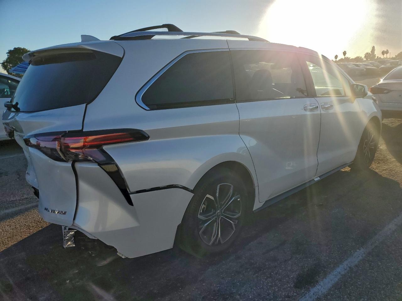 2025 TOYOTA SIENNA LIMITED photo 3