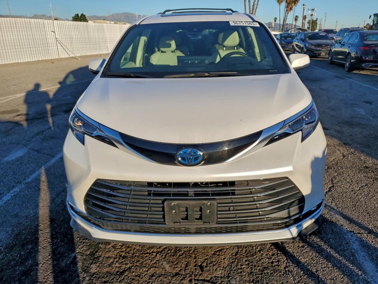 2025 TOYOTA SIENNA LIMITED photo 5