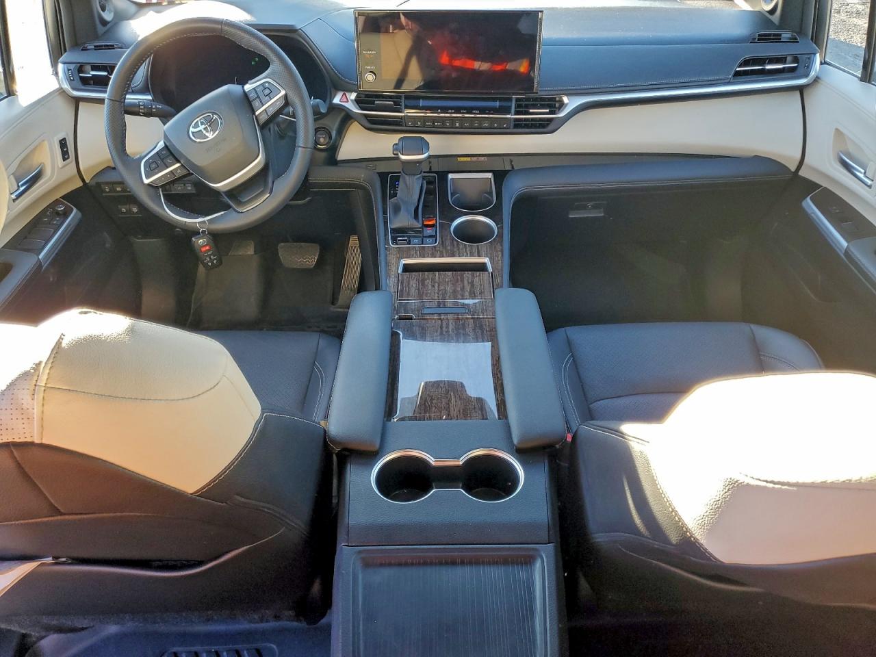 2025 TOYOTA SIENNA LIMITED photo 8