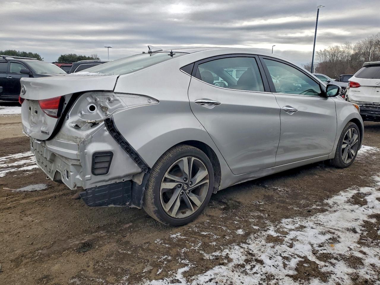 2015 HYUNDAI ELANTRA SE photo 3