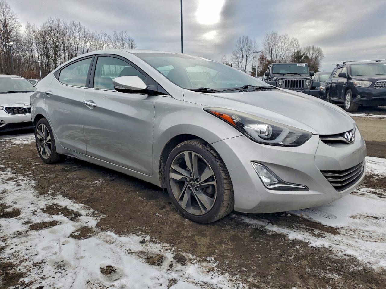 2015 HYUNDAI ELANTRA SE photo 4
