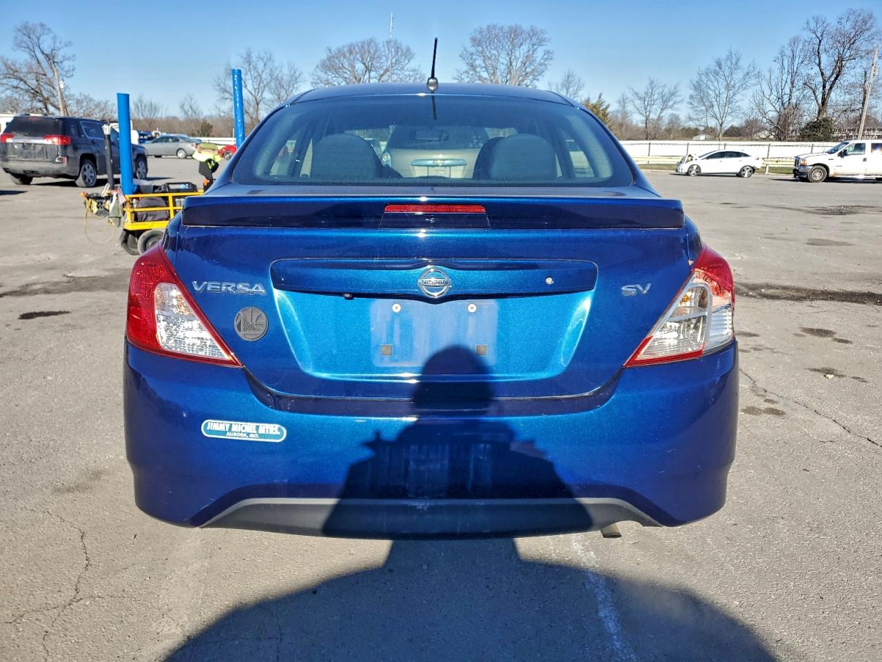 2019 NISSAN VERSA S photo 6