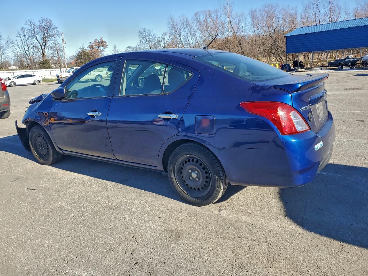 2019 NISSAN VERSA S photo 2