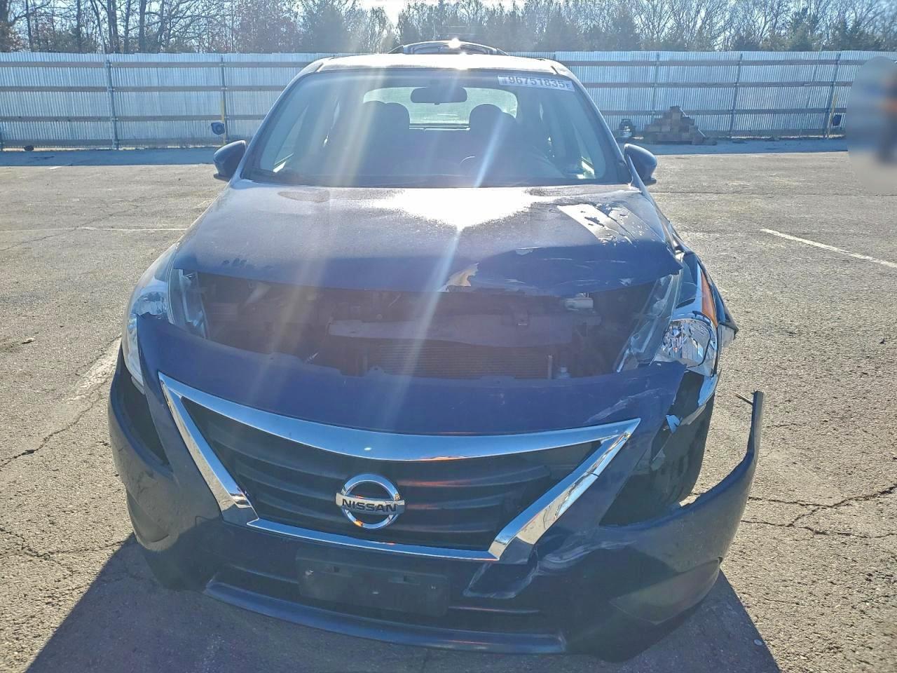 2019 NISSAN VERSA S photo 5