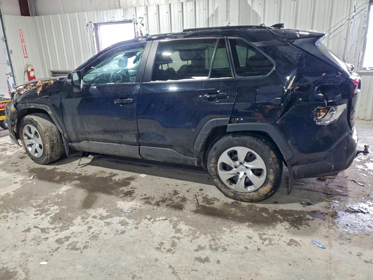 2021 TOYOTA RAV4 LE photo 2