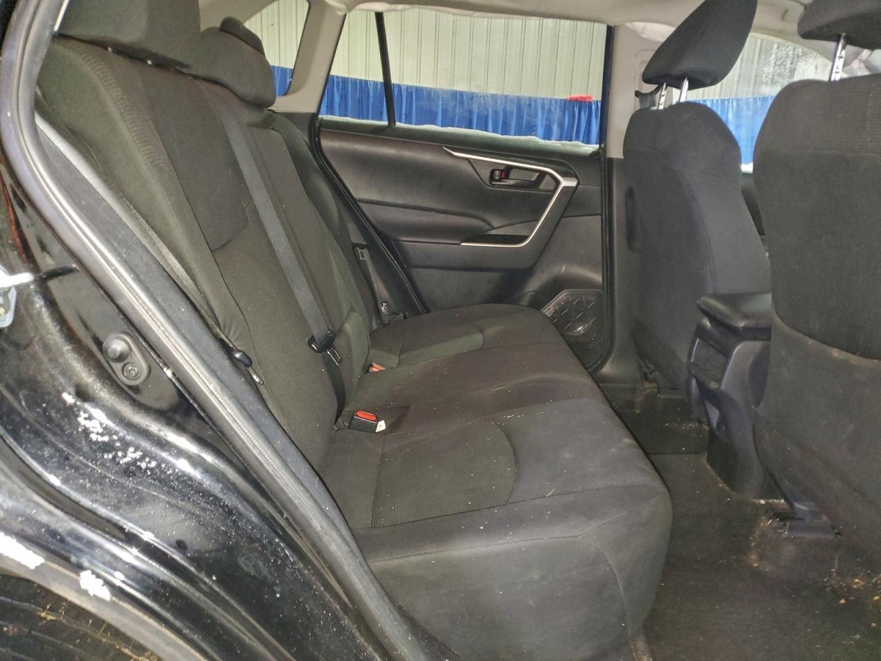 2021 TOYOTA RAV4 LE photo 11