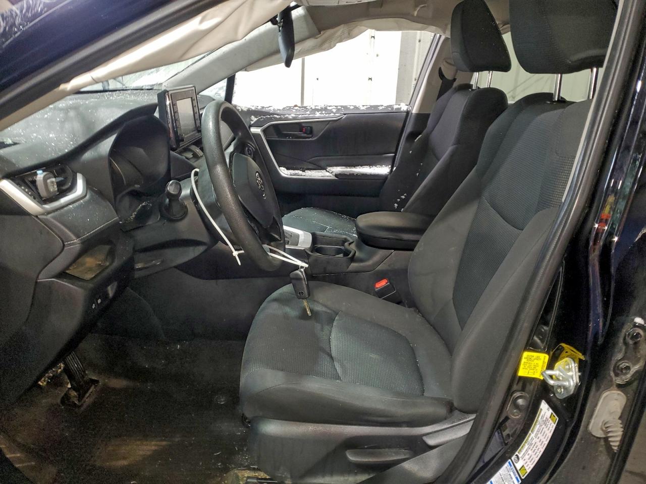2021 TOYOTA RAV4 LE photo 7