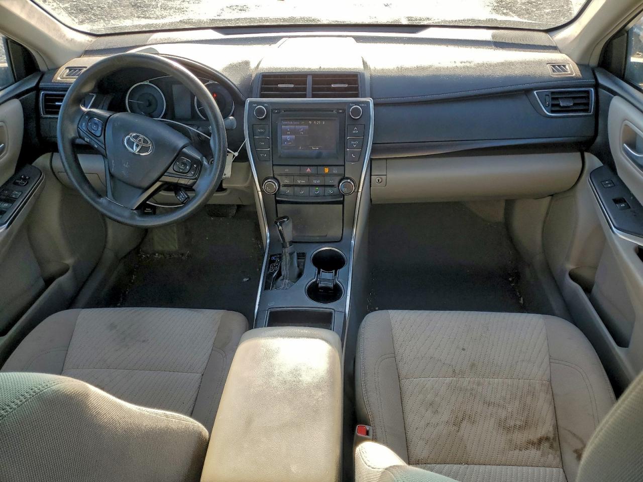 2017 TOYOTA CAMRY LE photo 8