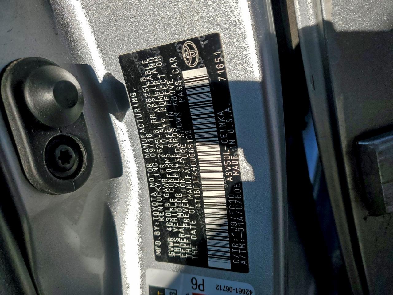 2017 TOYOTA CAMRY LE photo 12