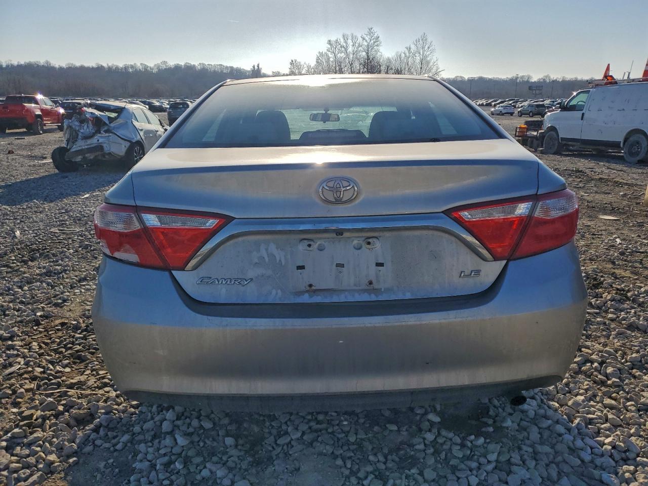 2017 TOYOTA CAMRY LE photo 6