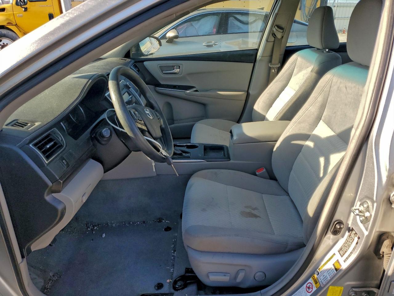 2017 TOYOTA CAMRY LE photo 7