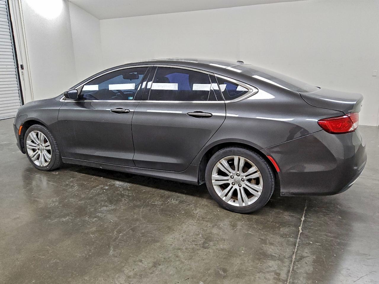 2015 CHRYSLER 200 LIMITED photo 2
