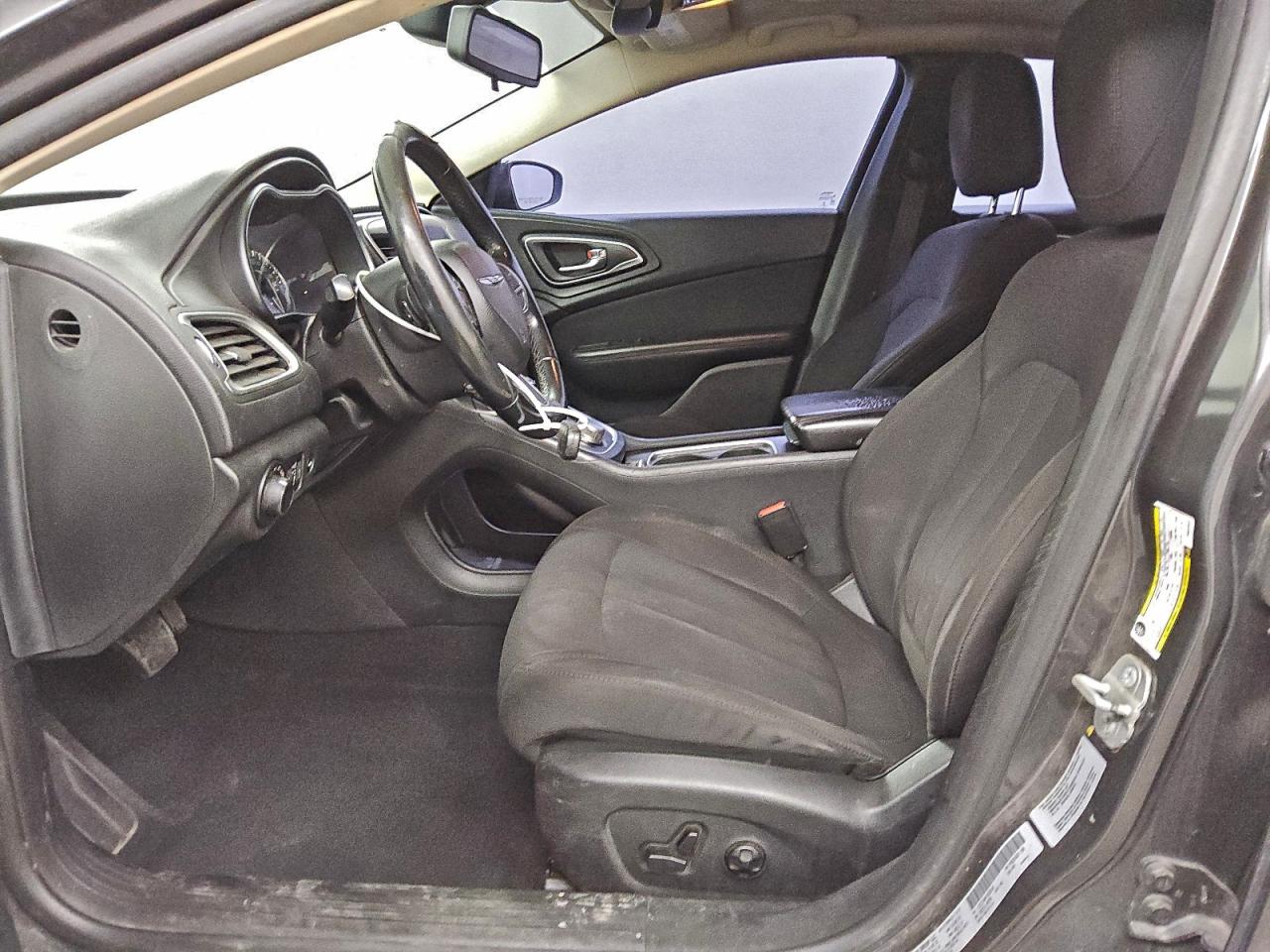2015 CHRYSLER 200 LIMITED photo 7