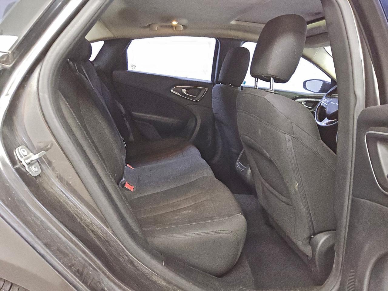 2015 CHRYSLER 200 LIMITED photo 10