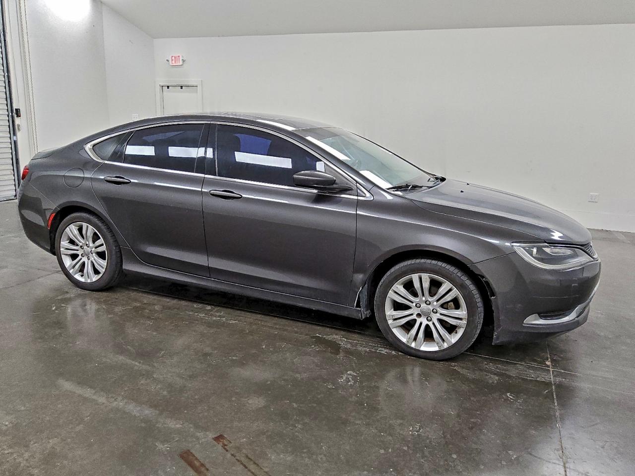 2015 CHRYSLER 200 LIMITED photo 4