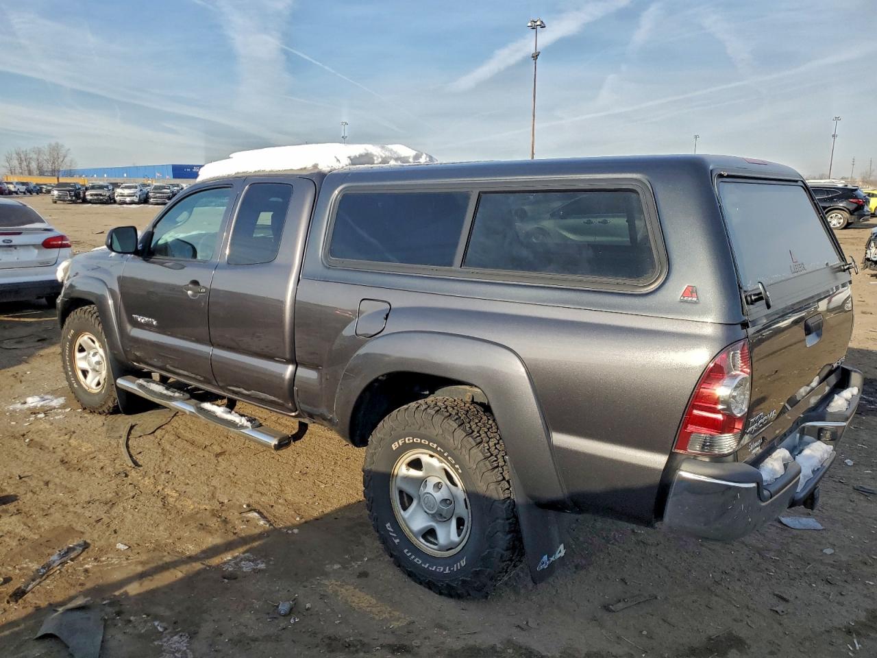 2012 TOYOTA TACOMA photo 2