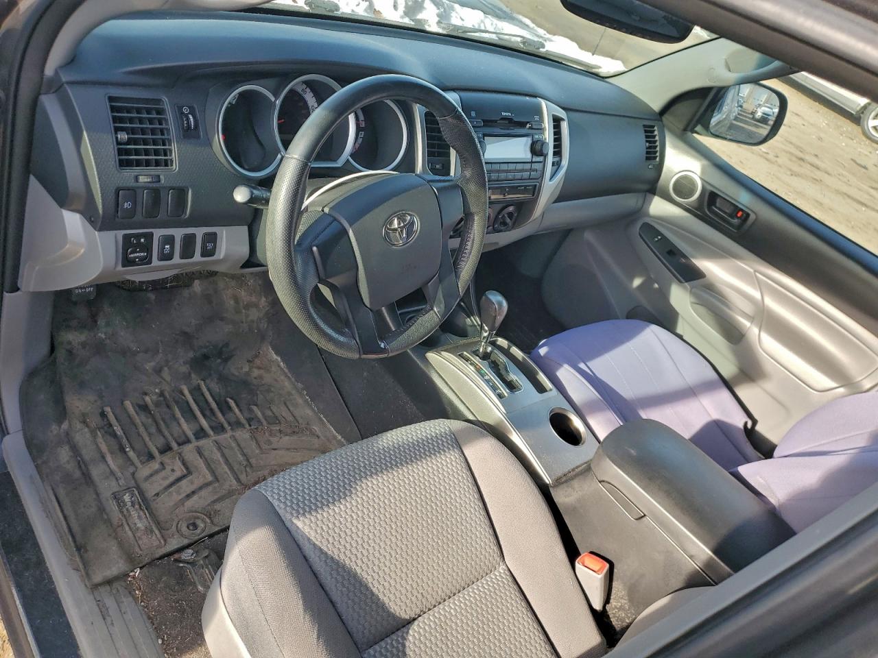 2012 TOYOTA TACOMA photo 8
