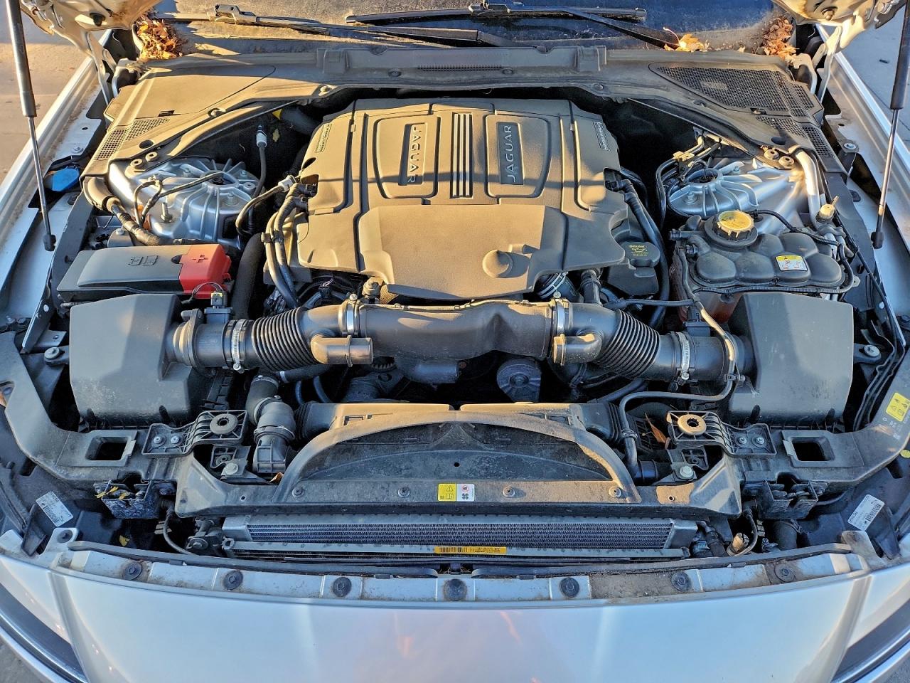 2016 JAGUAR XF PRESTIGE photo 11