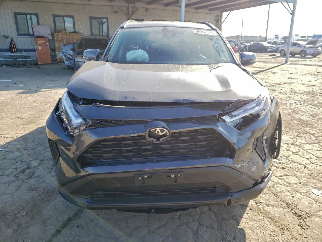 2025 TOYOTA RAV4 XLE photo 5