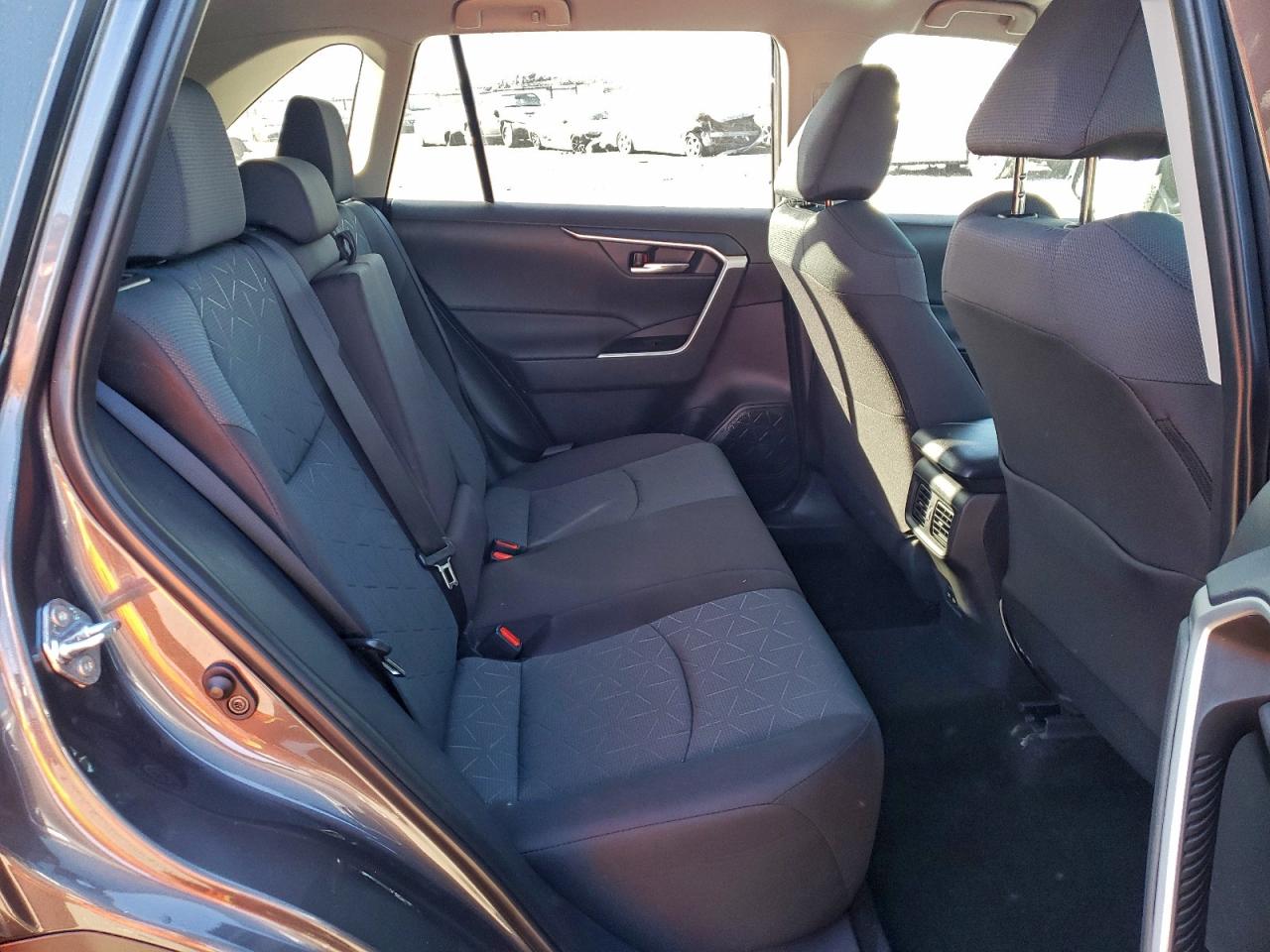 2025 TOYOTA RAV4 XLE photo 11
