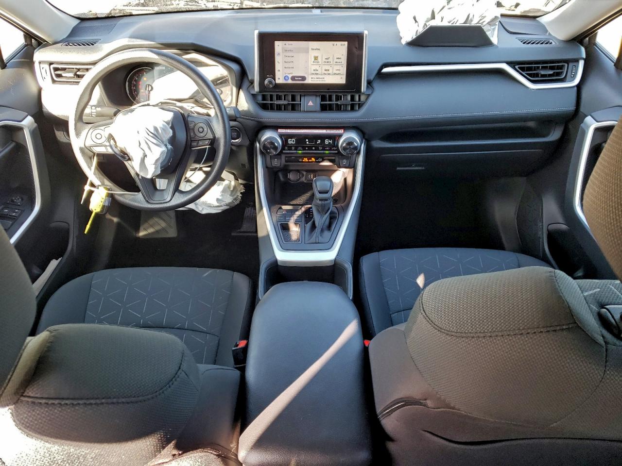2025 TOYOTA RAV4 XLE photo 8