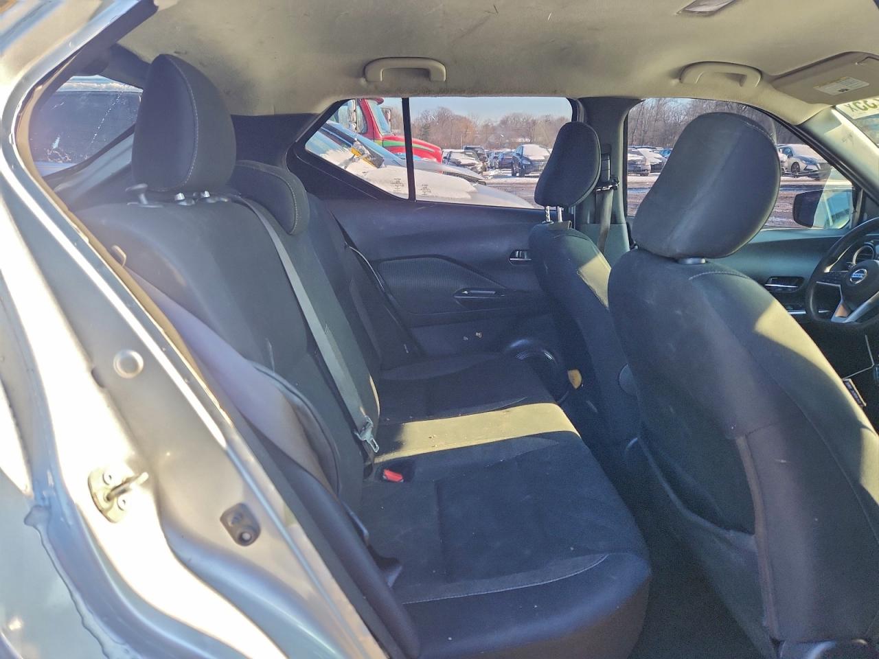 2020 NISSAN KICKS SV photo 11