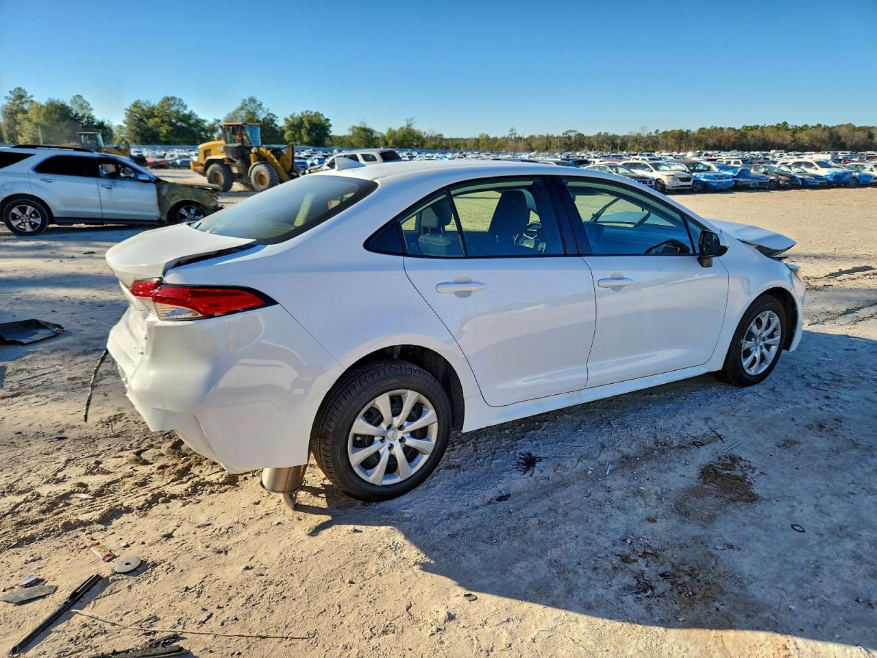2025 TOYOTA COROLLA LE photo 3