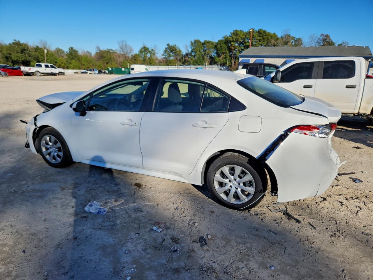 2025 TOYOTA COROLLA LE photo 2