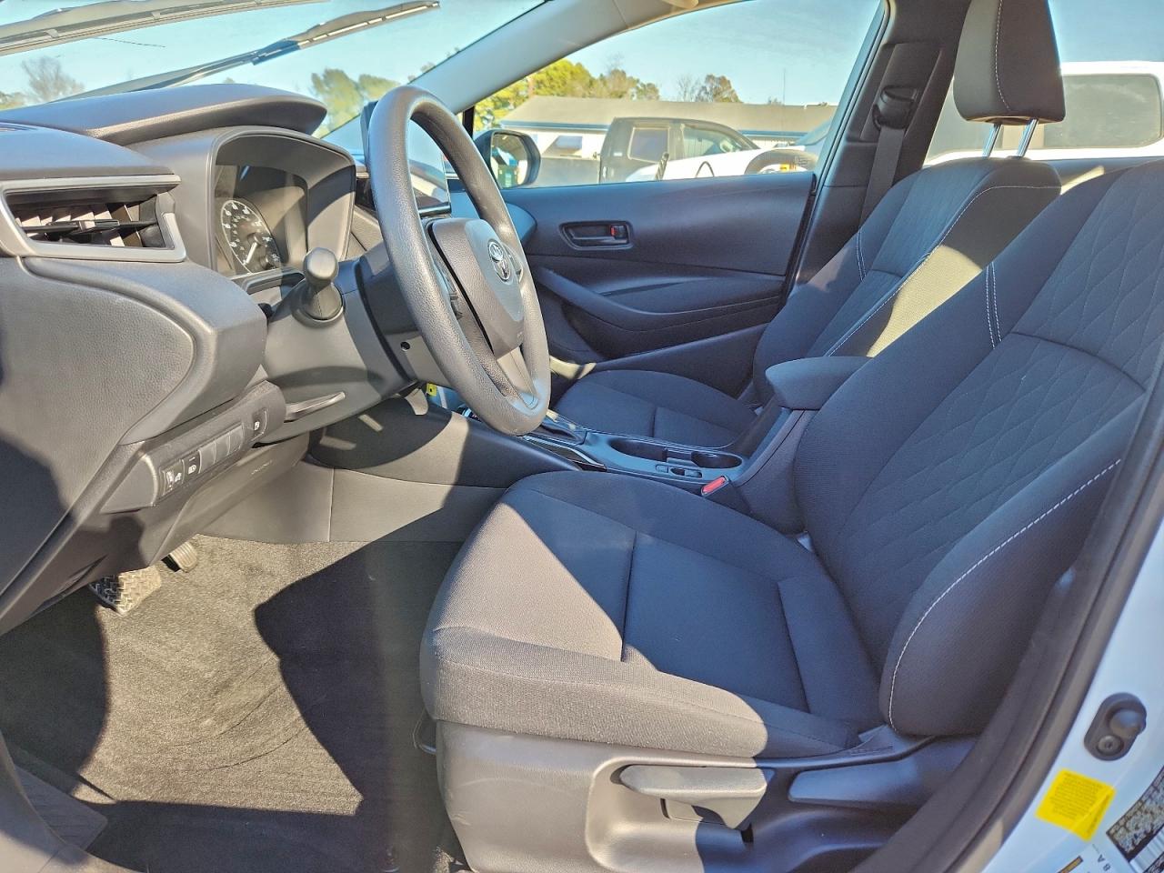2025 TOYOTA COROLLA LE photo 7